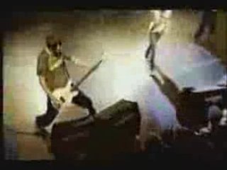 Walls Of Jericho - A Little Piece Of Me