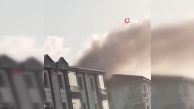 Bir evin çatı katında çıkan yangın paniğe neden oldu