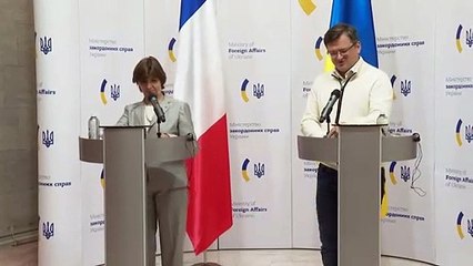 وزيرة الخارجية الفرنسية تؤكد أن باريس "ستعزز" شحنات الأسلحة الى أوكرانيا