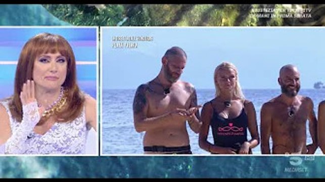 Isola dei Famosi: Vladimir Luxuria lancia un avvertimento ai due naufraghi La puntata di stasera del
