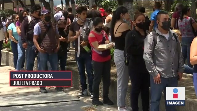 Contribuyentes hacen largas filas para obtener Constancia de Situación Fiscal