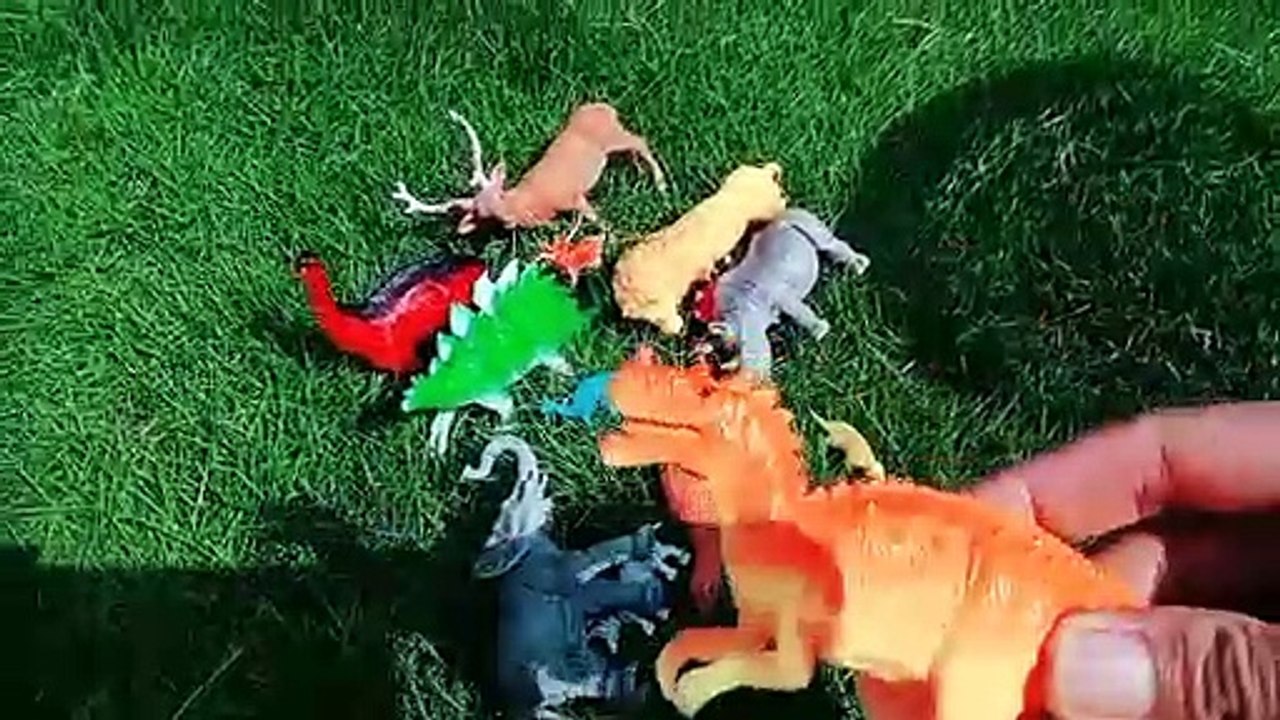 Hunting dinosaurs Jurassic world evolution 2 brontosaurus stegosaurus allosaurus