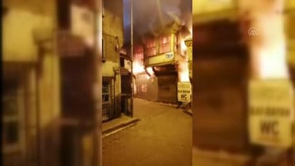 Bursa'da iki katlı metruk binada çıkan yangın söndürüldü
