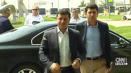 Demirtaş'tan 6'lı masaya 'çizgi filmli' mesaj