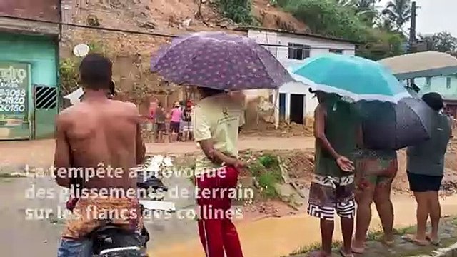 Coulée de boue au Brésil: je ne dors plus, je ne mange plus , dit une rescapée.