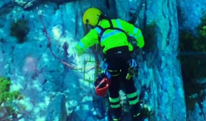 Nuoro - Soccorsi in elicottero due scalatori bloccati a Punta Plumare (31.05.22)