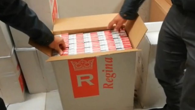 Napoli, sequestrati oltre 9 quintali di sigarette: arrestato contrabbandiere (31.05.22)