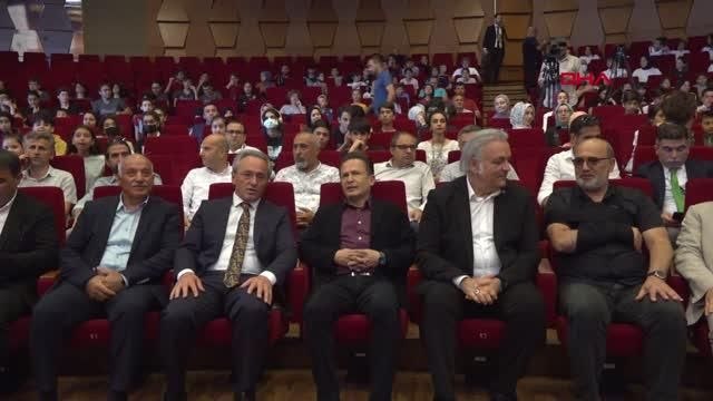 TUZLA'DA BAŞARILI ÖĞRENCİLERE ALTIN HEDİYE EDİLDİ