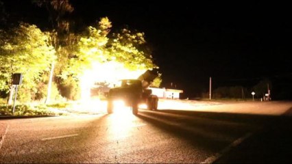 Ucraina, Mosca mostra lancio multiplo di razzi Grad di notte