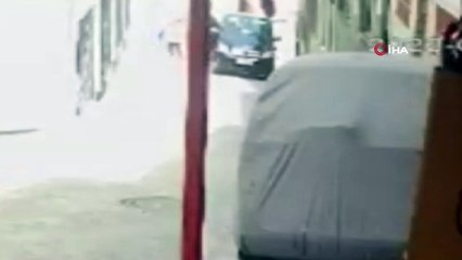 Torununu korumak için kendi canından oldu: O anlar anbean kamerada