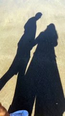 Karine Ferri et son mari Yoann Gourcuff se baladent en amoureux. @ Instagram / Karine Ferri