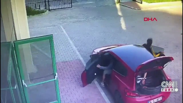 Başakşehir'de camiden elektrik kablolarını çaldılar