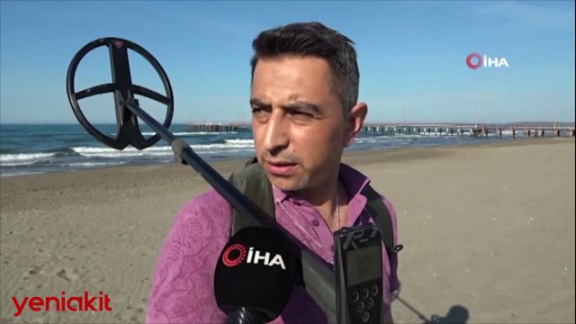 İsteyen herkes bu işi yapabilir... Kumsalda düşürülen ziynet eşyaları gelir kapısı oldu!