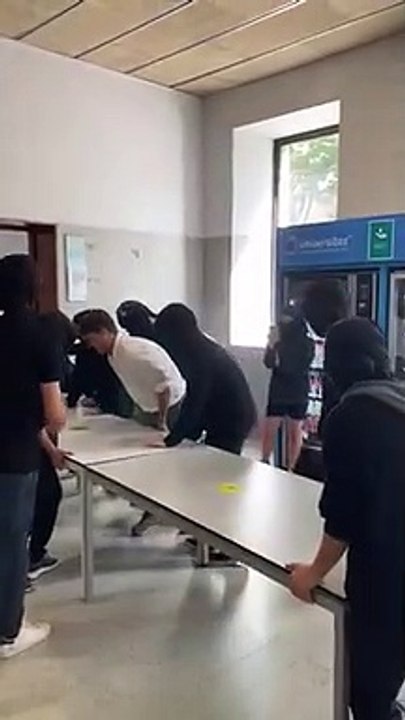 Tensión en la UPF entre estudiantes por la sentencia del 25%