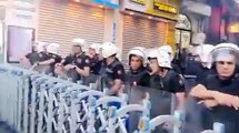 Polis, İstiklal Caddesi'nin girişini kapattı