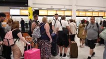 Caos en los aeropuertos británicos por las cancelaciones de vuelos