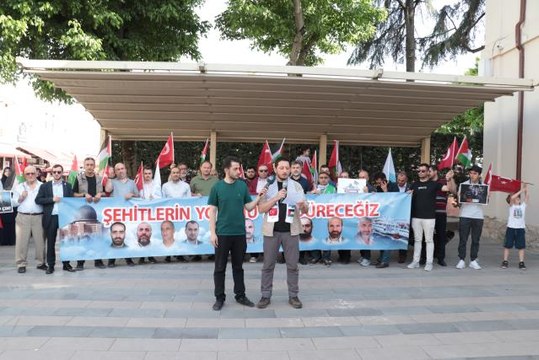 İsrail'in Mavi Marmara gemisine saldırısı Sakarya'da protesto edildi