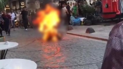 Galata Kulesi önünde bir kişi kendini yaktı! İşte olay yerinden ilk görüntüler