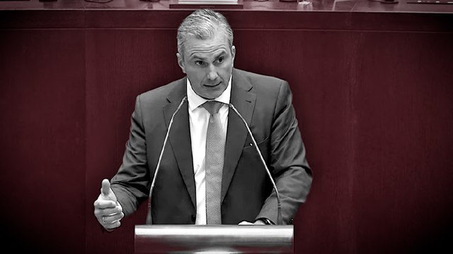 PP y Vox votan a favor para que Más Madrid retire la bandera LGTBI del Ayuntamiento