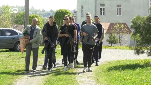 В Украине школьников учат обращаться с АК-47 (31.05.2022)