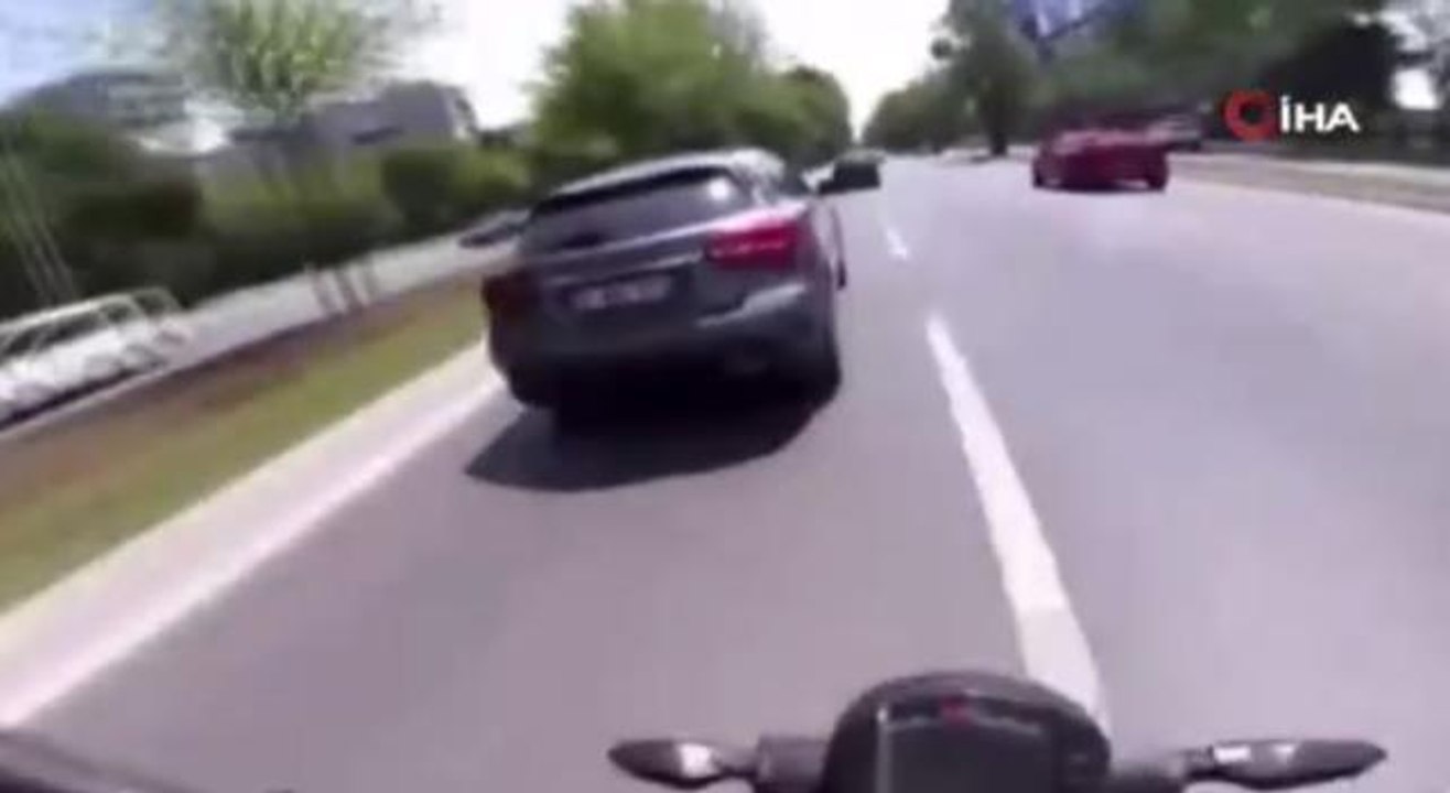 Ölümden dönen motosikletli ortalığı birbirine kattı