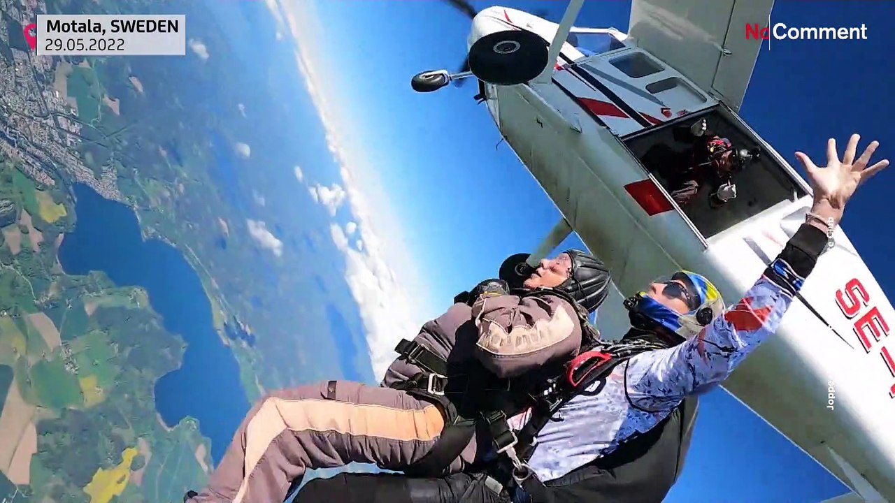 Rut Larsson (103) springt mit dem Fallschirm und freut sich übers Herabgleiten