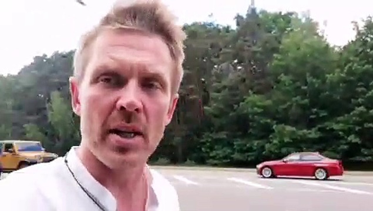 # Volkslehrer : 'Vielleicht sind die ja im Krieg!?' 