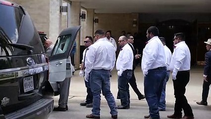 Uvalde começa a enterrar suas vítimas