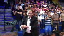 Ernesto Chavana sorprende con su peinado loco