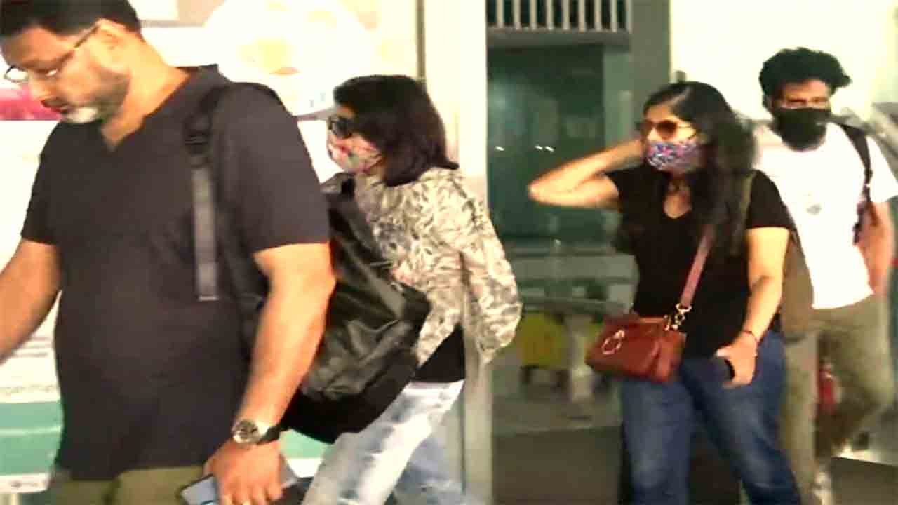 Singer KK aka Krishna Kumar Kunnath की dead body लेने पहुंचा परिवार, रो-रो कर पत्नी का बुरा हाल