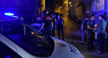Satırlı saldırganlar ortalığı birbirine kattı: 1 kişi vurularak yakalandı