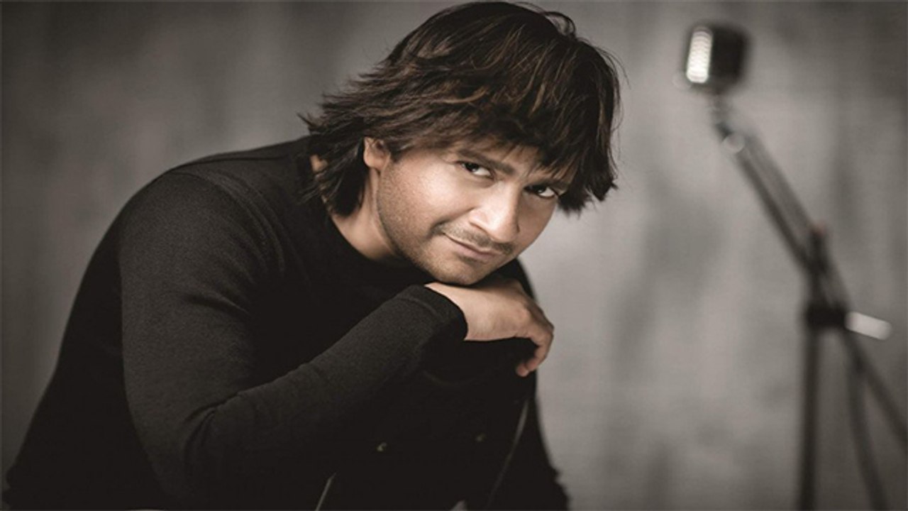 Bollywood Singer Krishna Kumar Kunnath का Name KK कैसे पड़ा | Boldsky #Entertainmet