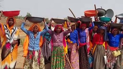 दौसा.मनरेगा महिला श्रमिकों ने किया प्रदर्शन