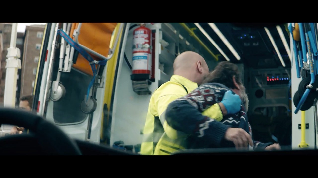 Tráiler de la película "La vida padre", de Joaquín Mazón, protagonizada por Karra Elejalde, Enric Auquer y Megan Montaner.