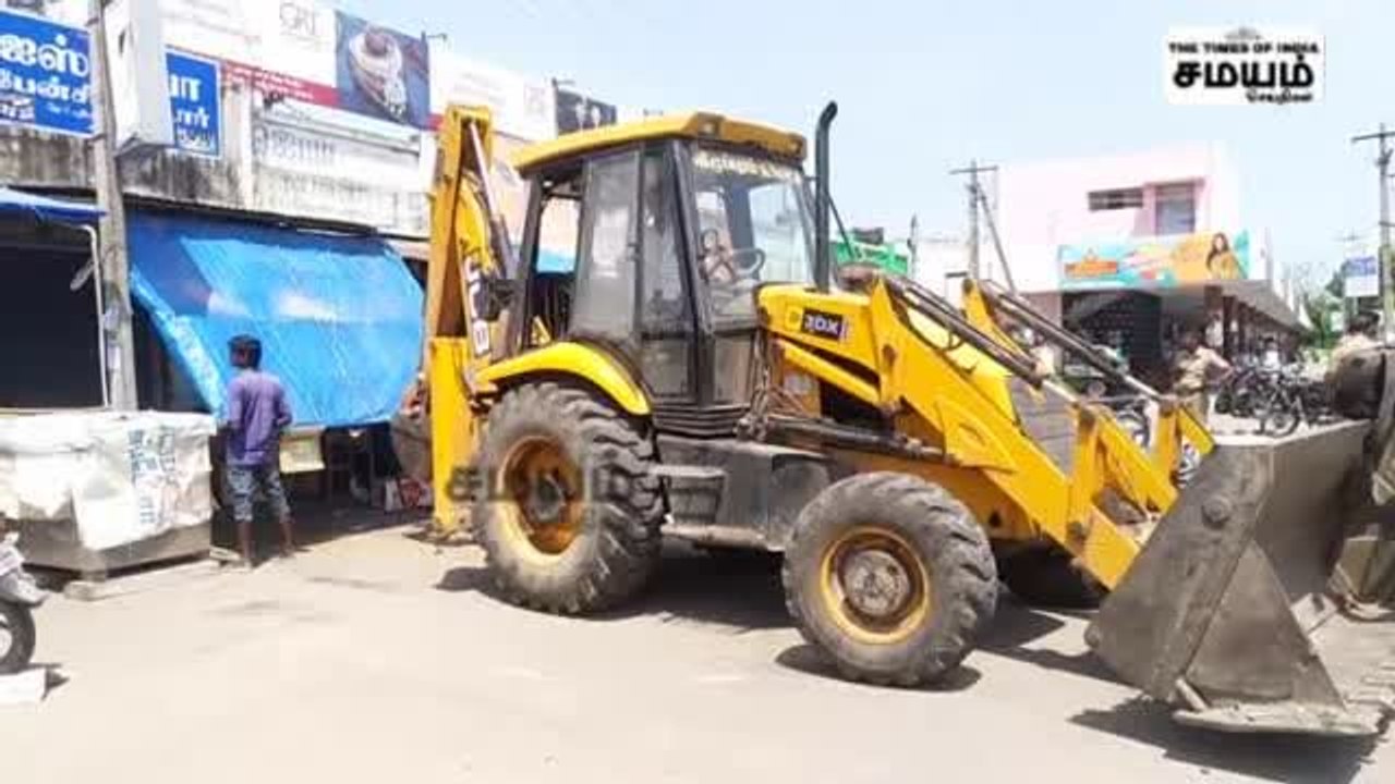 பேருந்து ஆக்கிரமிப்பு கடைகள் அகற்றம்; அதிரடி காட்டிய அதிகாரிகள்!