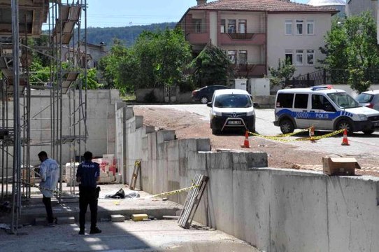 15'inci kattan beton zemine düşen inşaat işçisi hayatını kaybetti