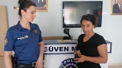 Kaybettiğini 1 gün sonra farkettiği cüzdanı bekçiler tarafından bulunca büyük sevinç yaşadı