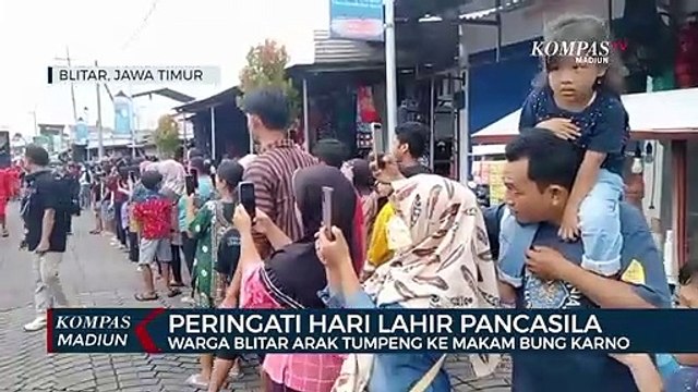 Peringati Hari Lahir Pancasila, Warga Blitar Arak Tumpeng Ke Makam Bung Karno