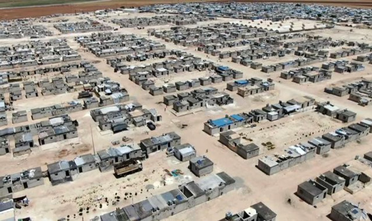 Güvenli bölgelerde yapılan briket evler geri dönüşleri arttırdıZuhara köyünde 850 briket ev daha tamamlandı, 4 bin 500 kişi yaşamaya başladıBriket...