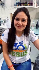 Jovem tatua ‘Marcha Para Jesus’ no braço