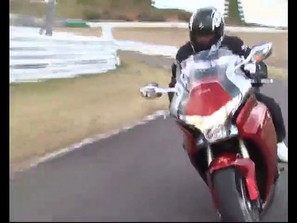 1er essai moto Honda VFR1200F Japon 2009 par Moto-Station !