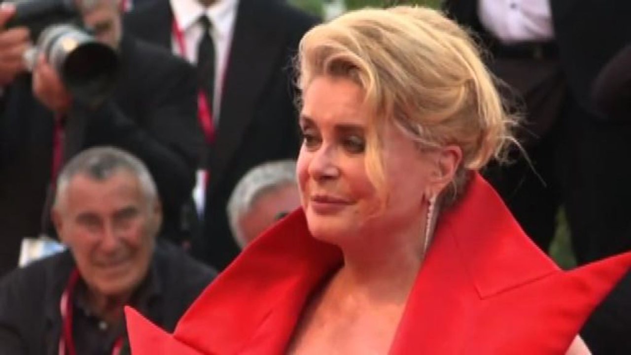 Catherine Deneuve riceverà il Leone d'oro alla carriera a Venezia