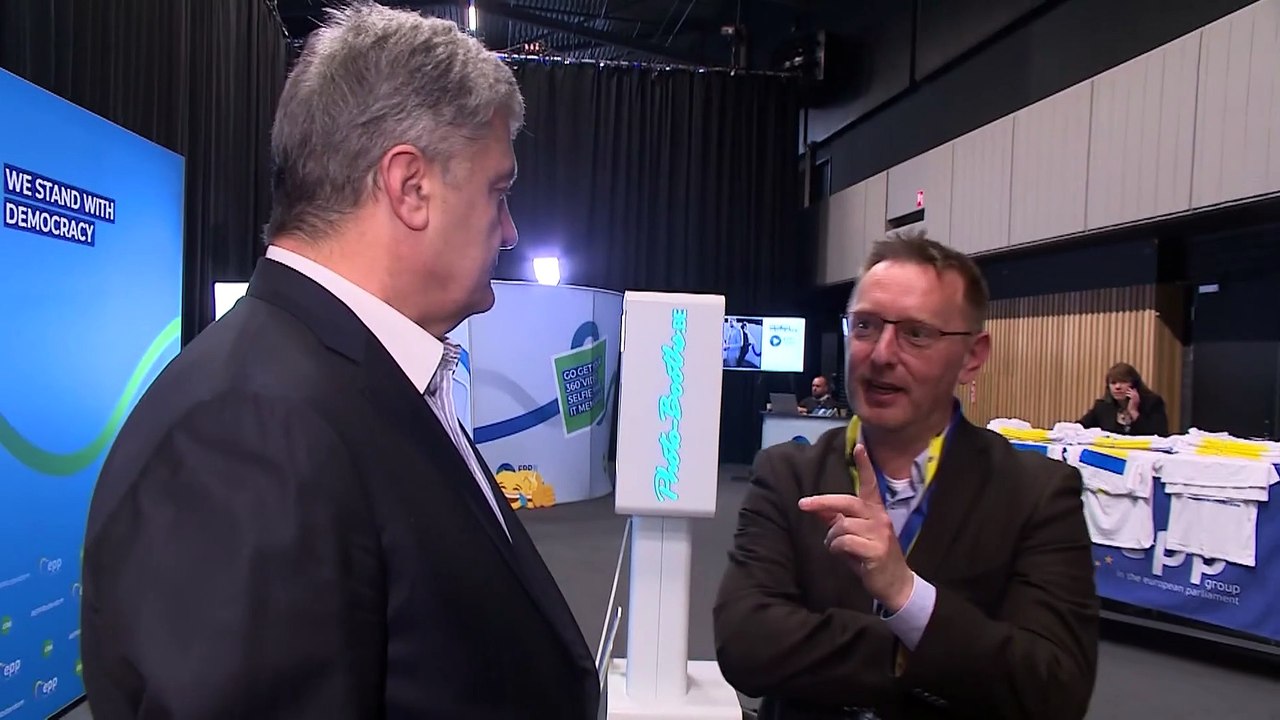 Poroshenko: "Bisogna de-putinizzare la Russia"