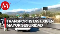 Transportistas bloquean la autopista del sol en Guerrero