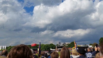 Watch the moment the Red Devils parachuted into the Suffolk Show 2022