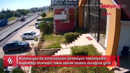 Kumburgaz'da otomobil durağa girdi! O anlar kamerada
