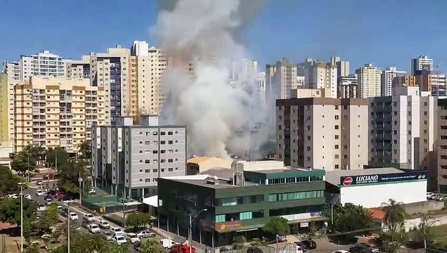 Morador de Águas Claras grava vídeo de incêndio em pizzaria