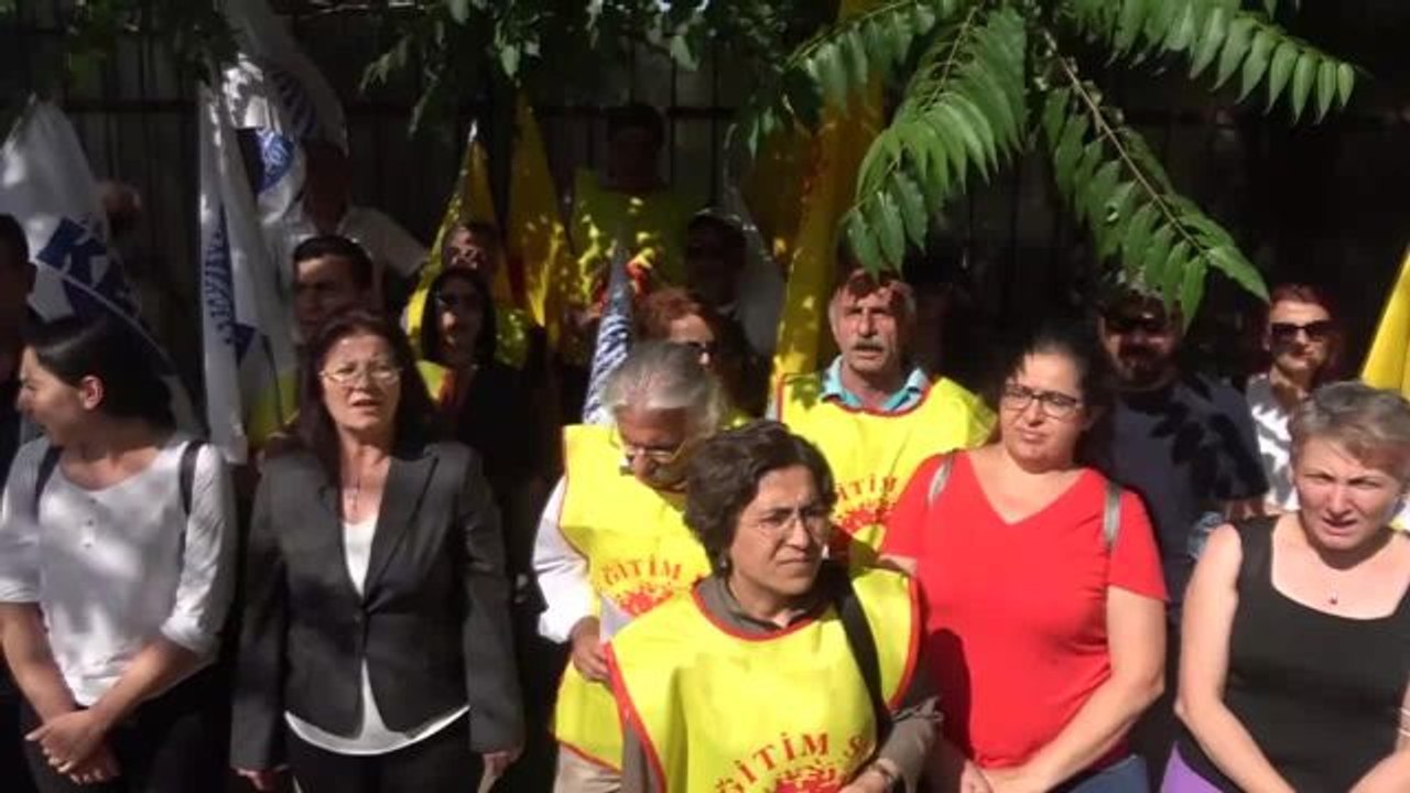 Milli Eğitim Önünde Açıklama Yapmalarına İzin Verilmeyen Eğitim Sen'li Öğretmenler Yarın Danıştay'a Başvuracak