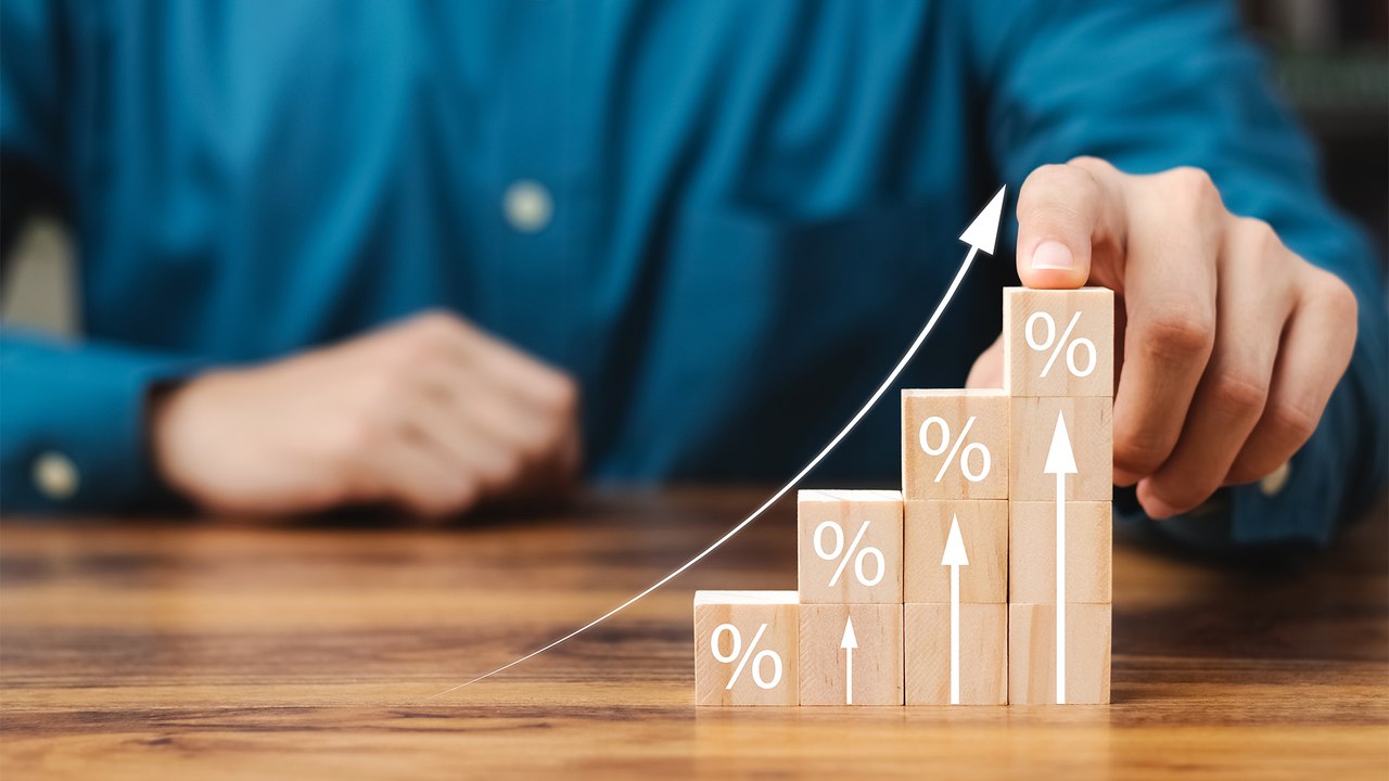 كيف يؤثر رفع أسعار الفائدة على المواطن العادي؟