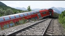 Germania, le immagini del treno deragliato in Baviera